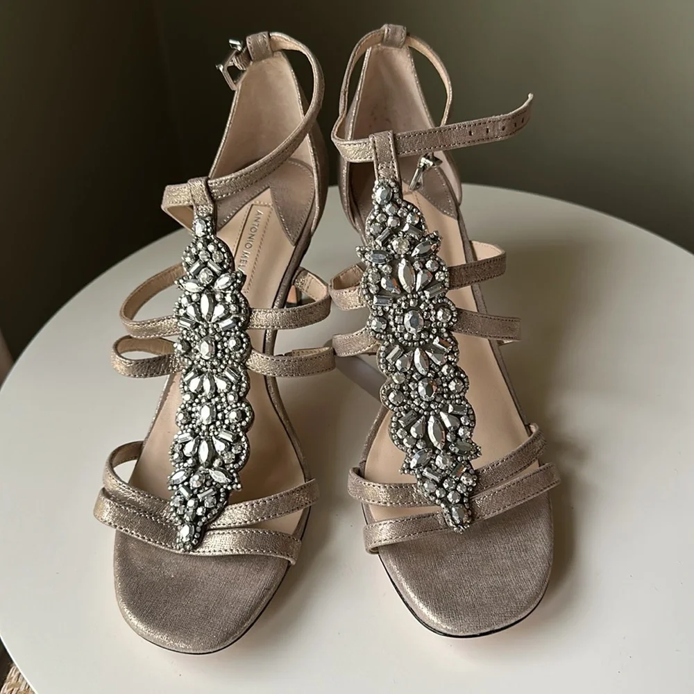 Antonio Melani Laoise Tstrap Metallic Leather Jewel Embellished Dress Sandal EUC